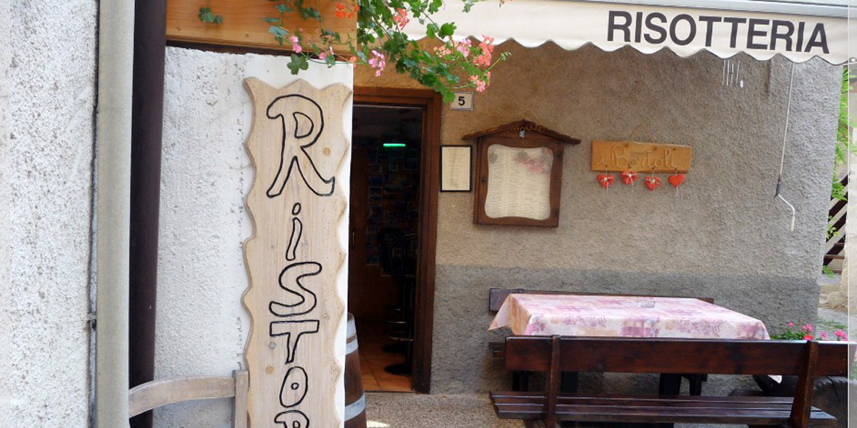 Ristorante Risotteria RUSTICHEL - Lokal im nördlichen Ledrosee im Zentrum der Ortschaft Bezzecca am Ledrosee